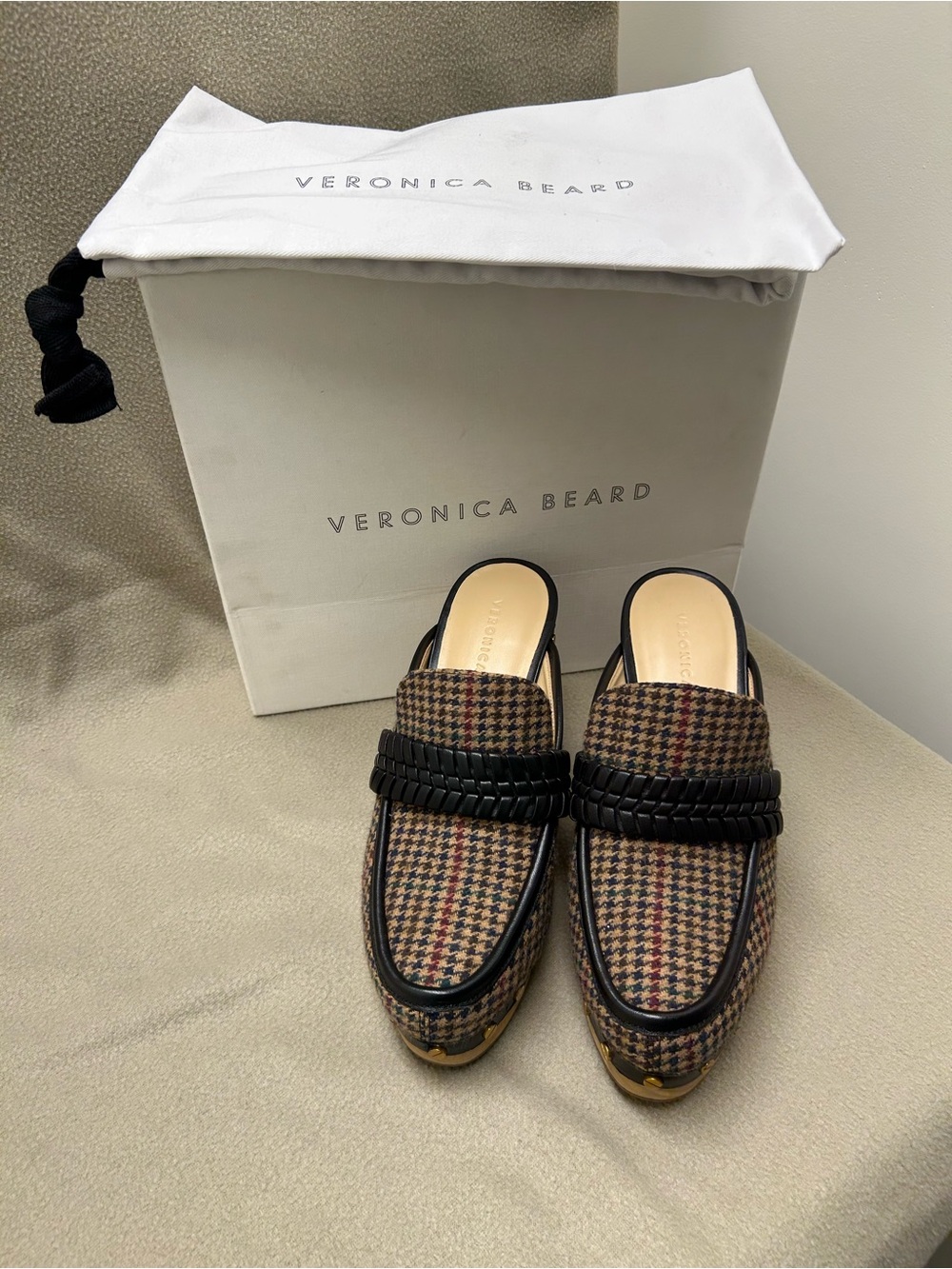 Veronica Beard Delia Women’s Houndstooth Clogs -Retro Vibes!